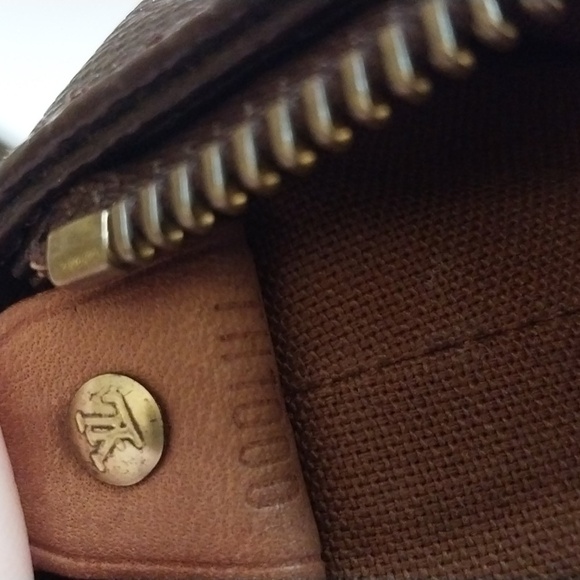 Louis Vuitton Monogram Cabas Mezzo / Louis Vuitton Tote Bag - Picture 11 of 16